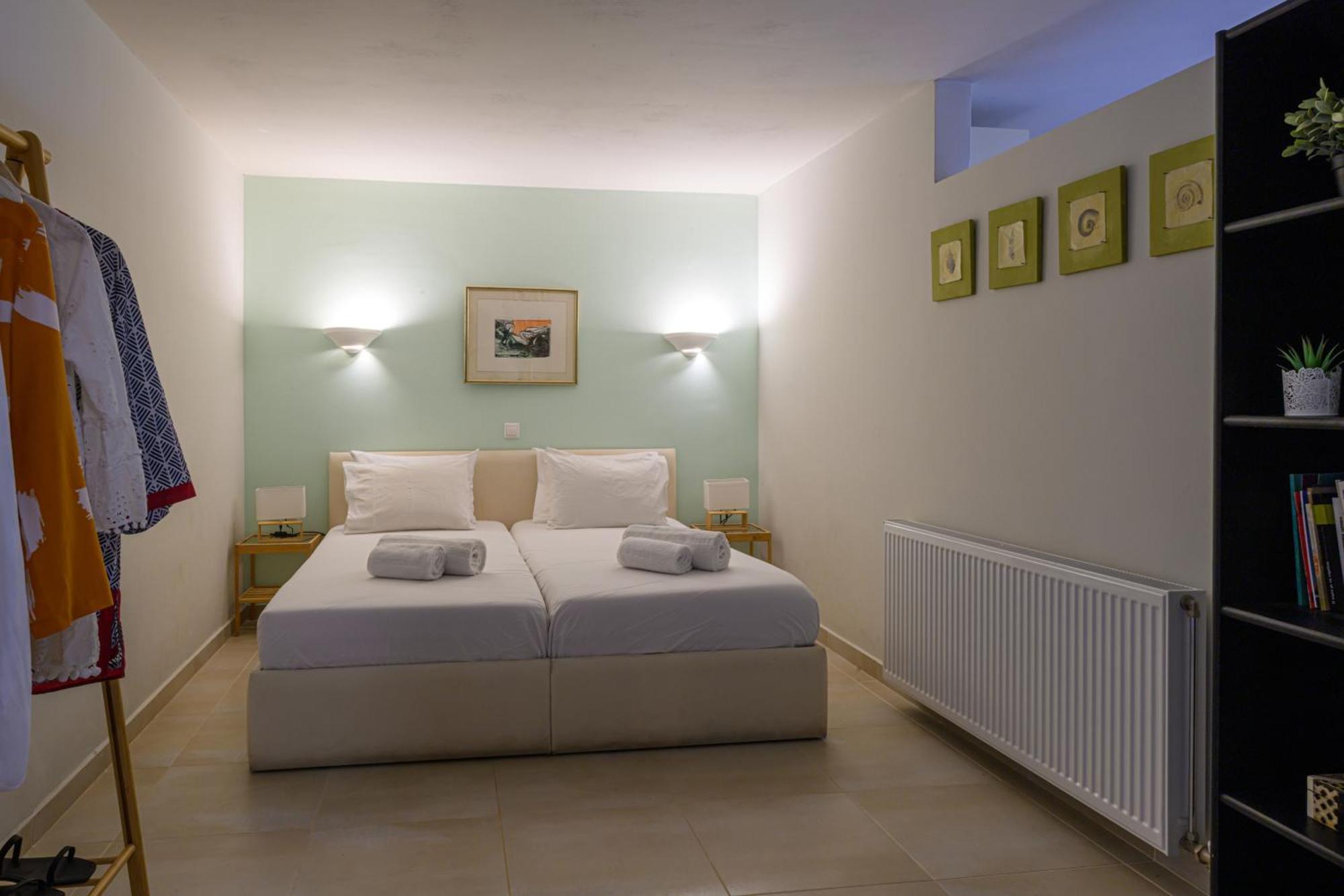 Mani Tower Villa Akrogiali Екстериор снимка