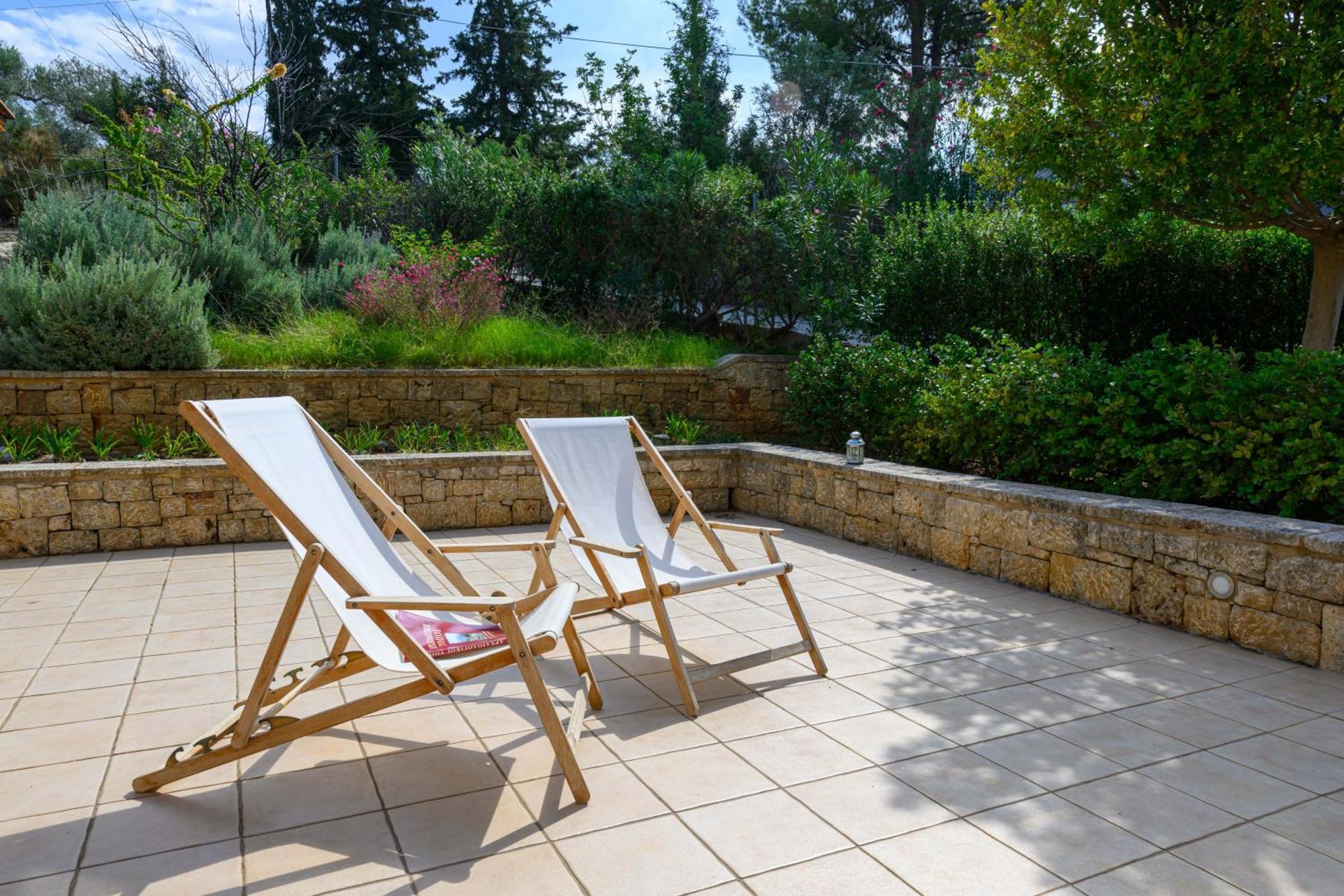 Mani Tower Villa Akrogiali Екстериор снимка