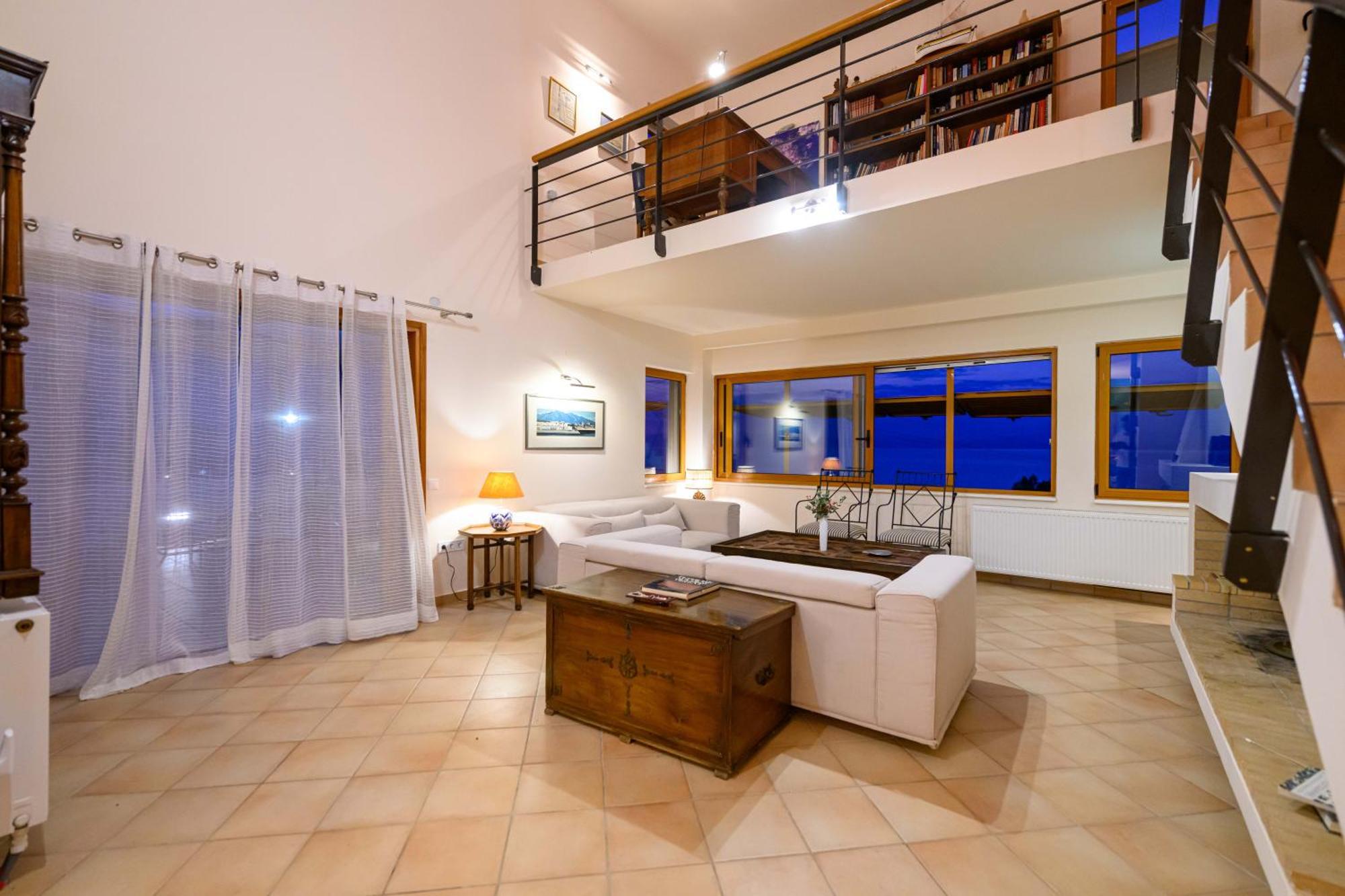 Mani Tower Villa Akrogiali Екстериор снимка