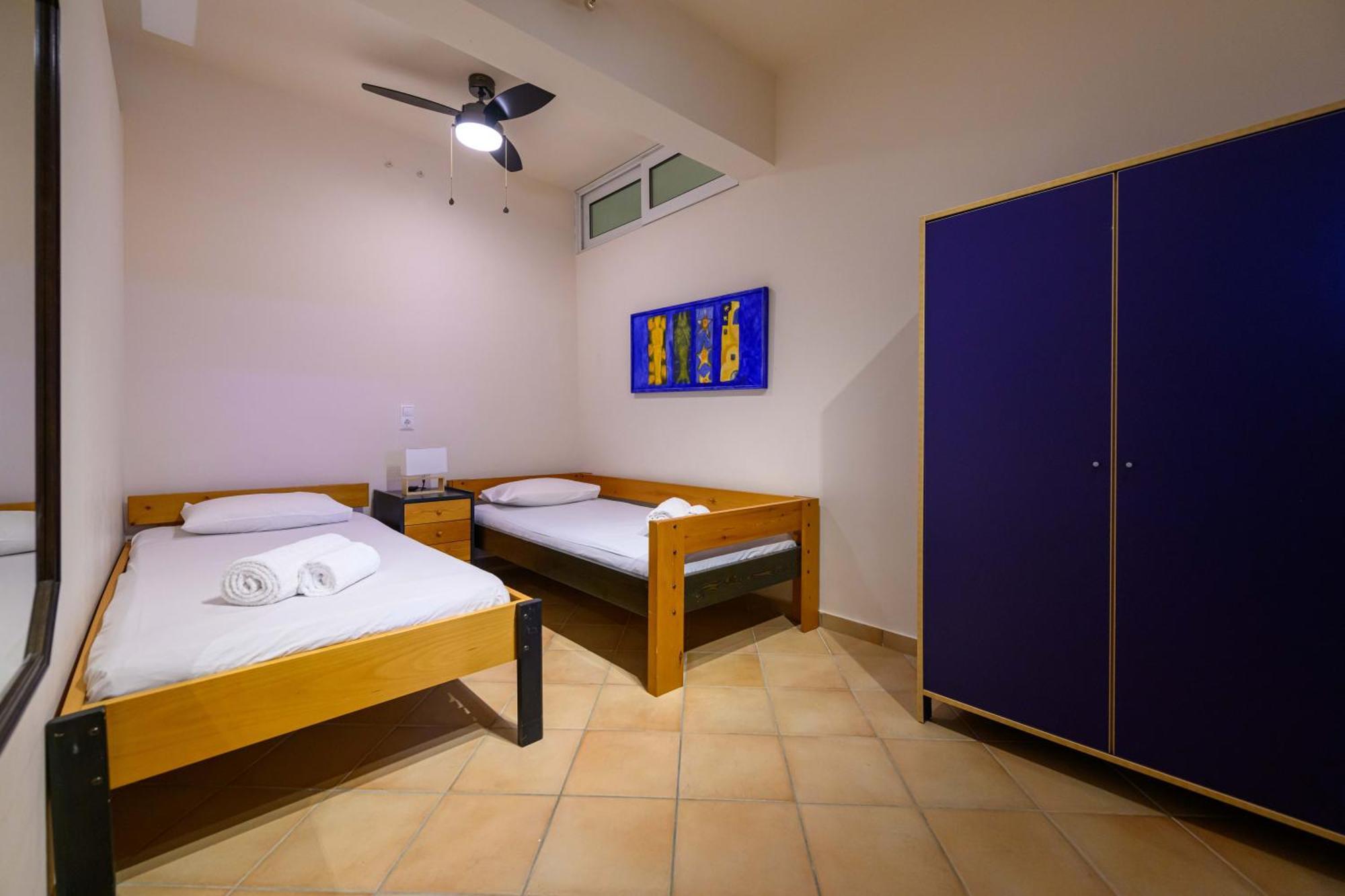 Mani Tower Villa Akrogiali Екстериор снимка